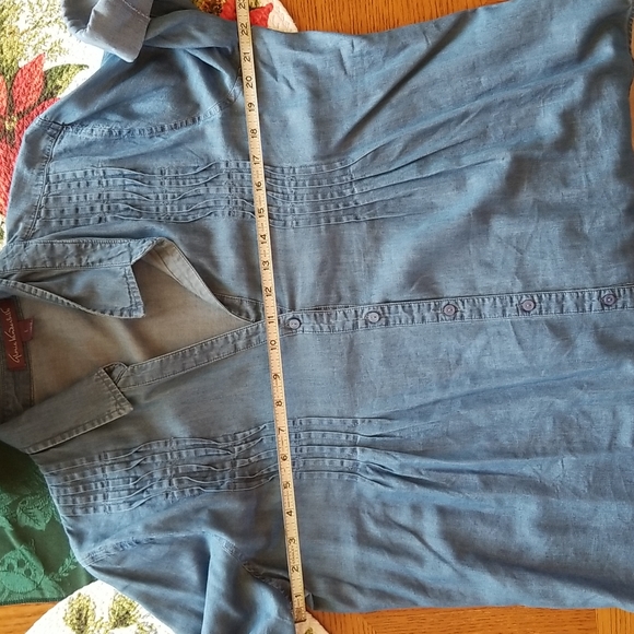 Gloria Vanderbilt Ladies Light Denim Blouse - Picture 7 of 7